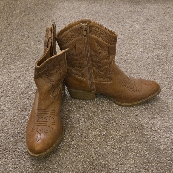 Western Ankle Boots - Picture 1 of 11